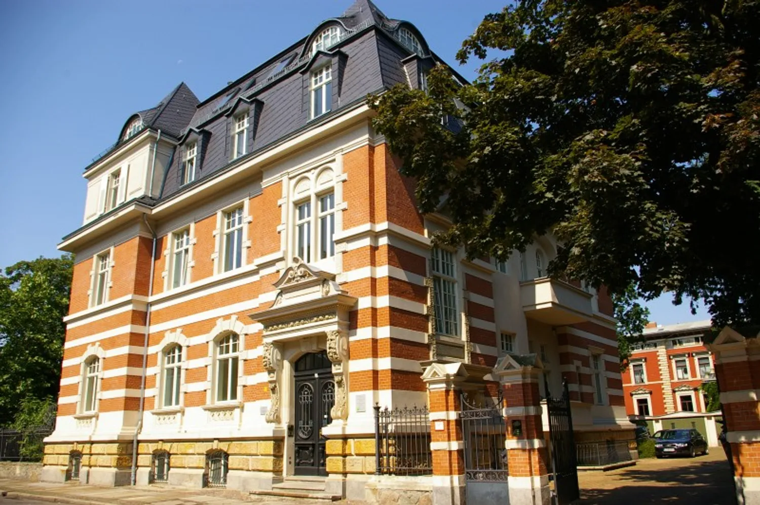 6 Zimmer Wohnung mit 213 m² in Leipzig – Bild 1