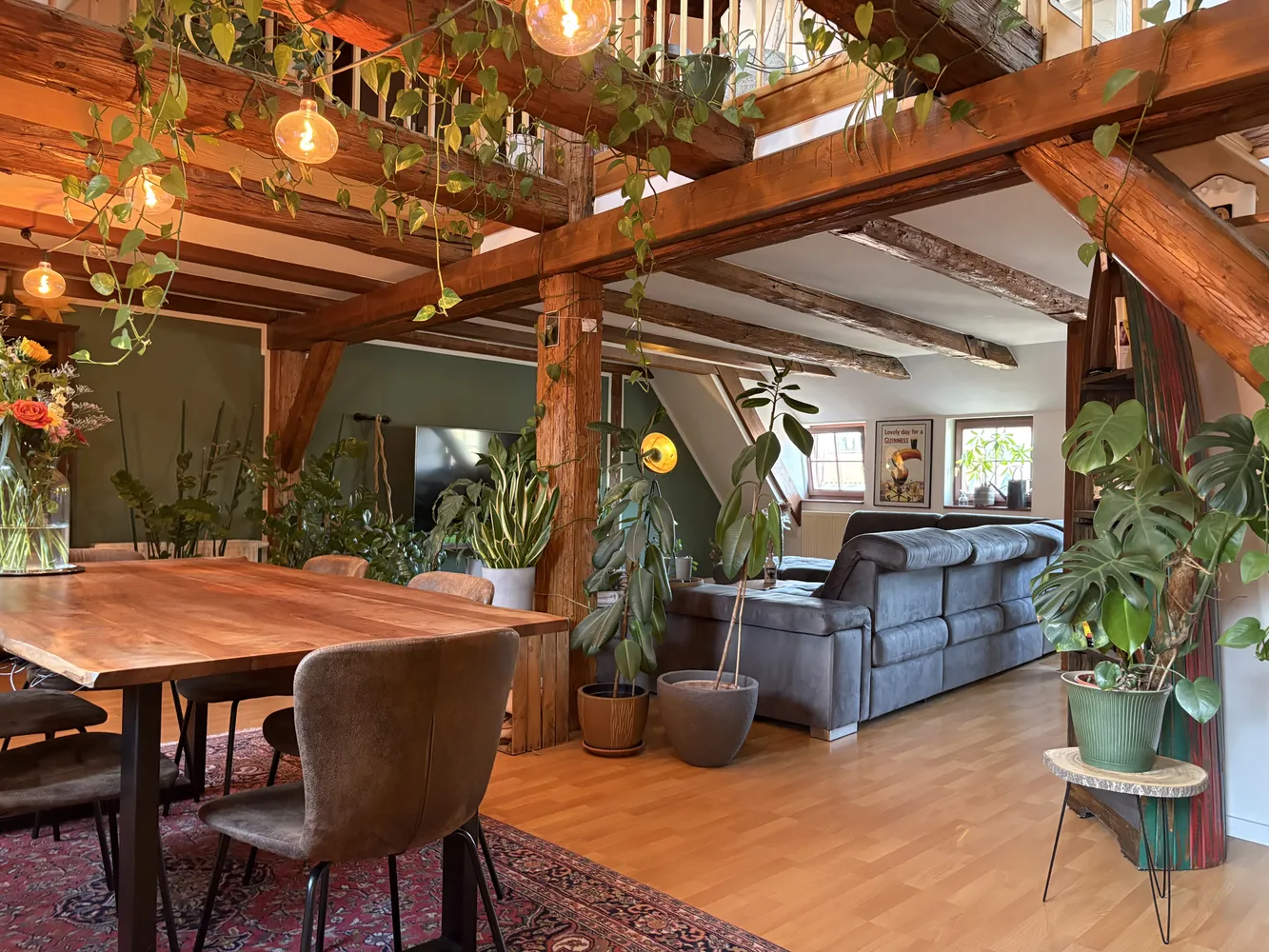 4 Zimmer Wohnung mit 118 m² in Dresden – Bild 1