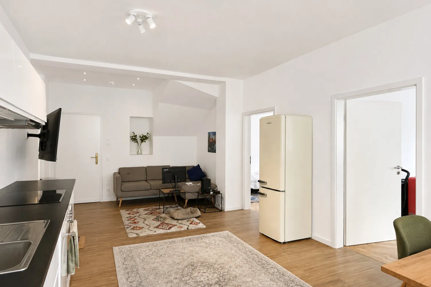 4 Zimmer Wohnung mit 83 m² in Düsseldorf – Bild 3