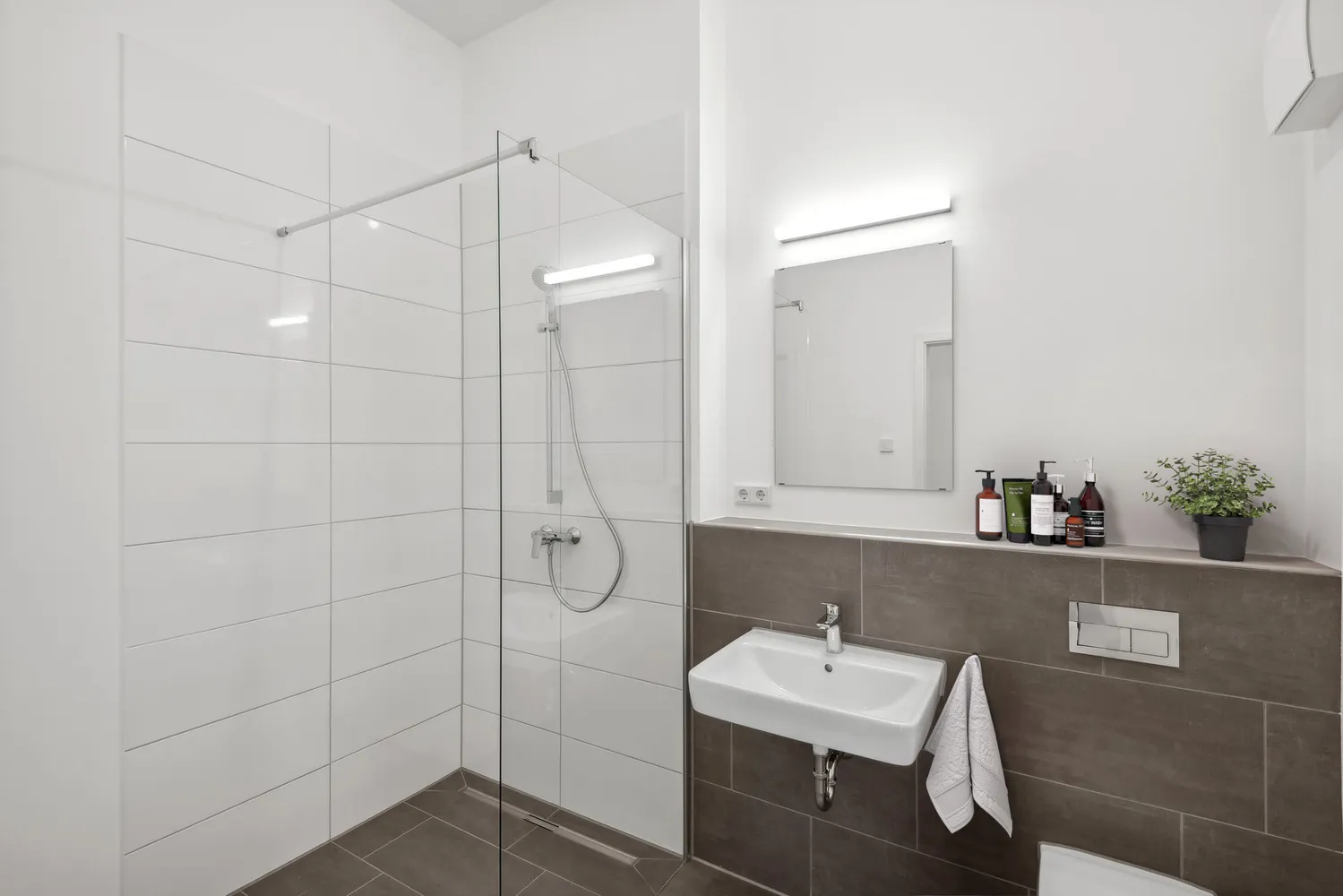 3 room apartment with 99 m² in Düsseldorf – Photo 3