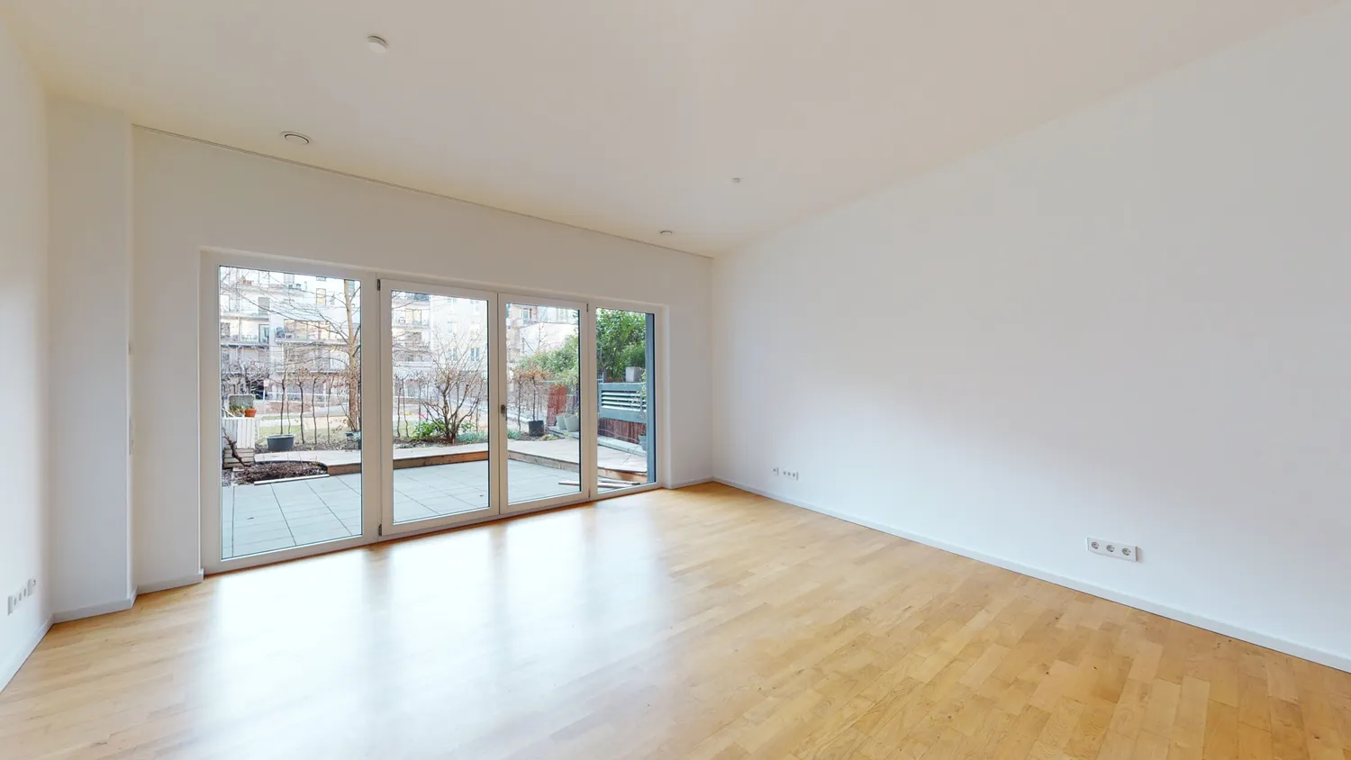 2 Zimmer Wohnung mit 95 m² in Frankfurt am Main – Bild 1