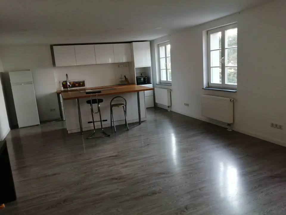6 Zimmer Wohnung mit 177 m² in Weißenfels – Bild 2