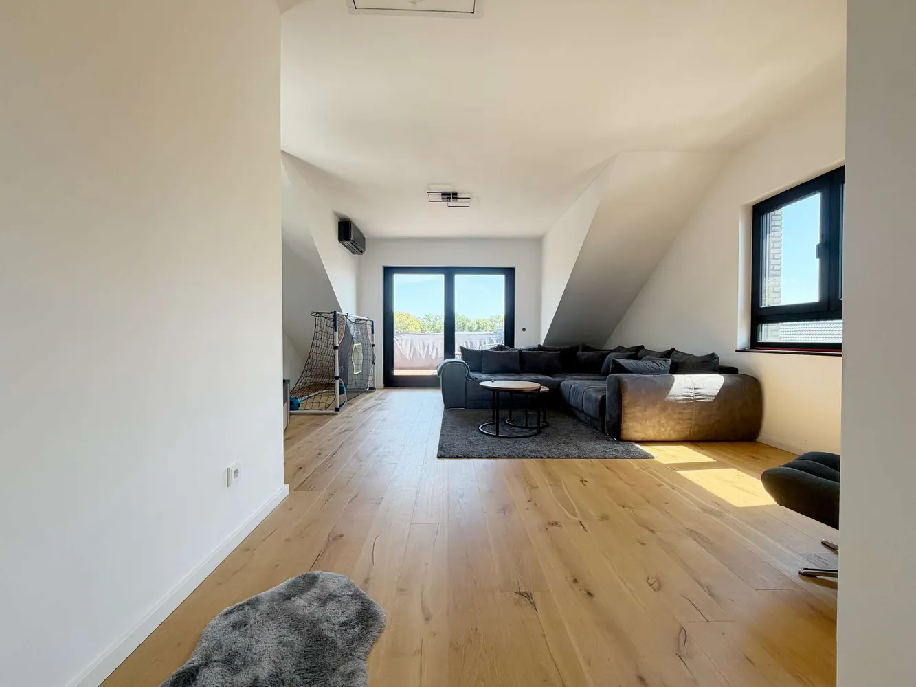 3 Zimmer Wohnung mit 109 m² in Köln – Bild 2
