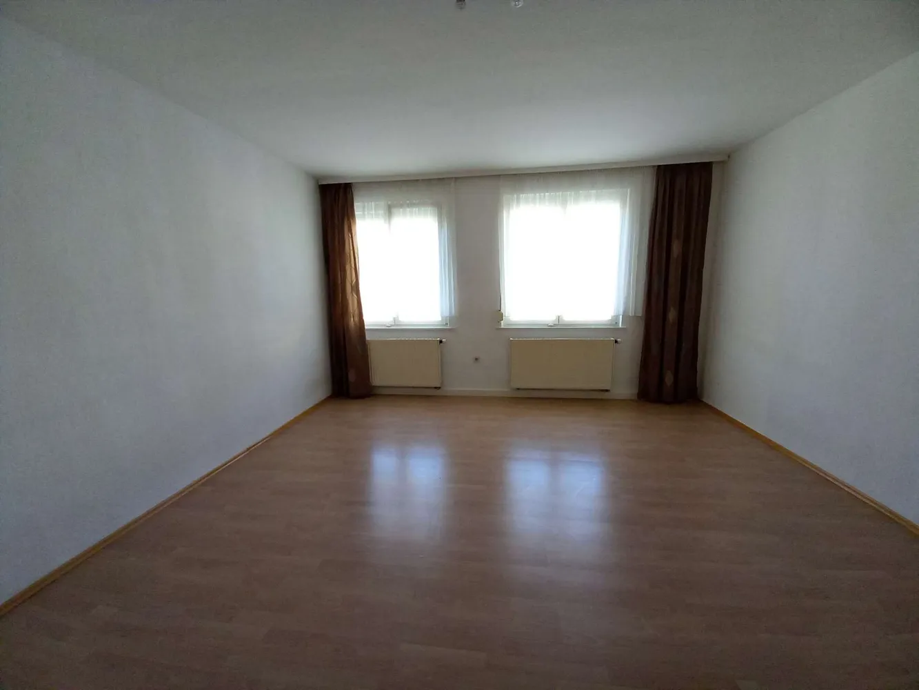 2 Zimmer Wohnung mit 77 m² in Hof – Bild 2