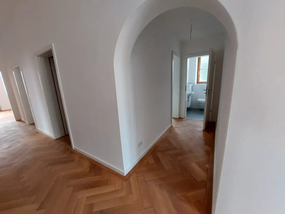 4 Zimmer Wohnung mit 143 m² in Straubing – Bild 3