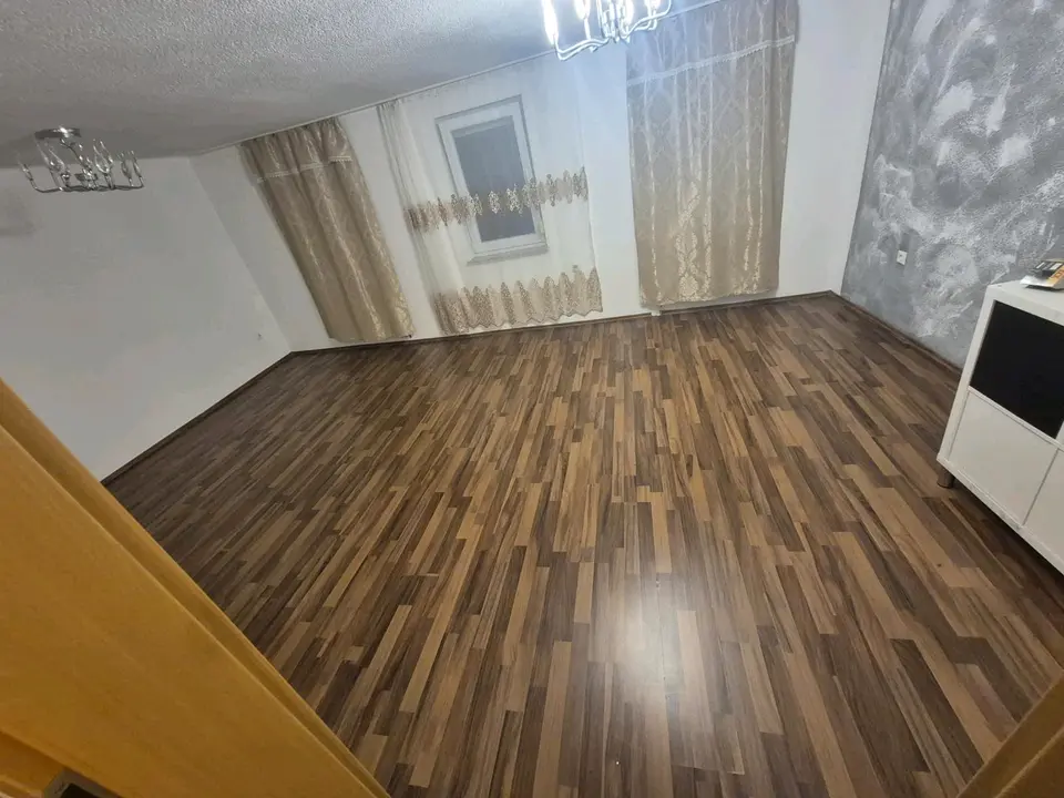 6 Zimmer Haus mit 85 m² in Metzingen – Bild 1