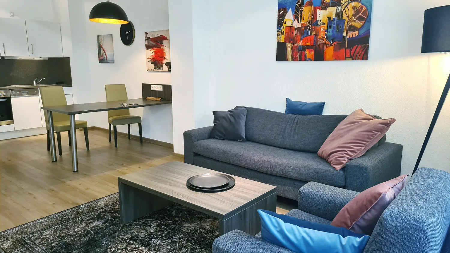 2 Zimmer Wohnung mit 73 m² in Frankfurt am Main – Bild 1