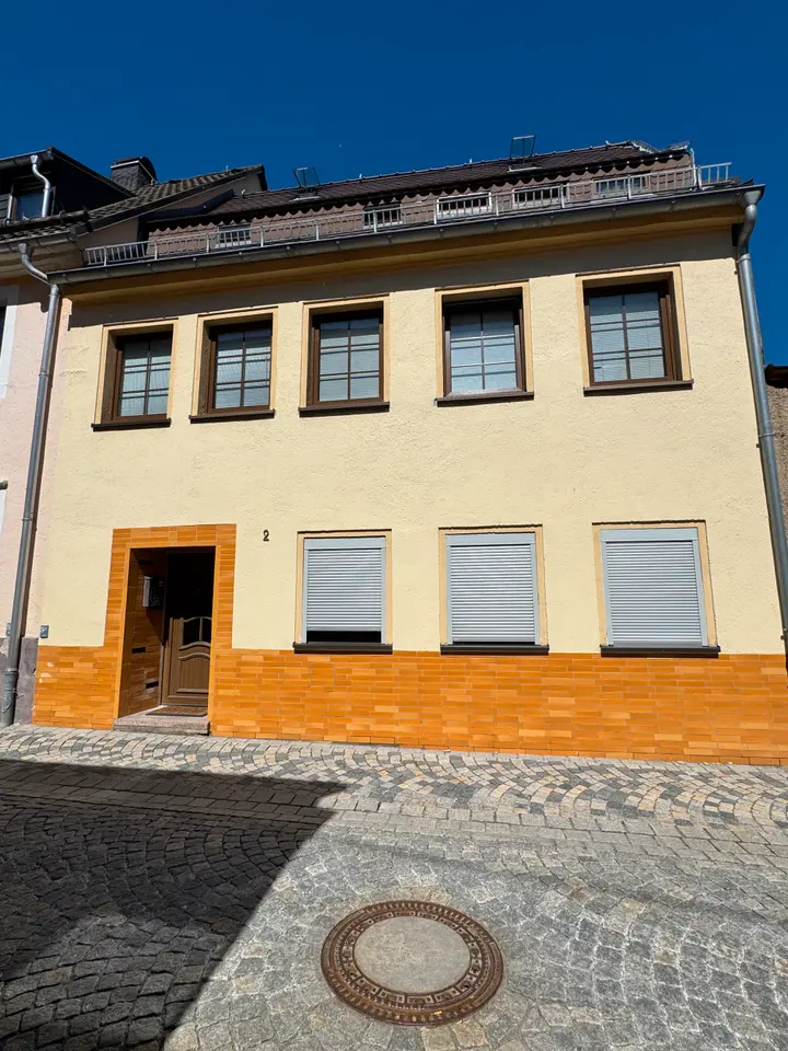 6 Zimmer Haus mit 100 m² in Limbach-Oberfrohna – Bild 1