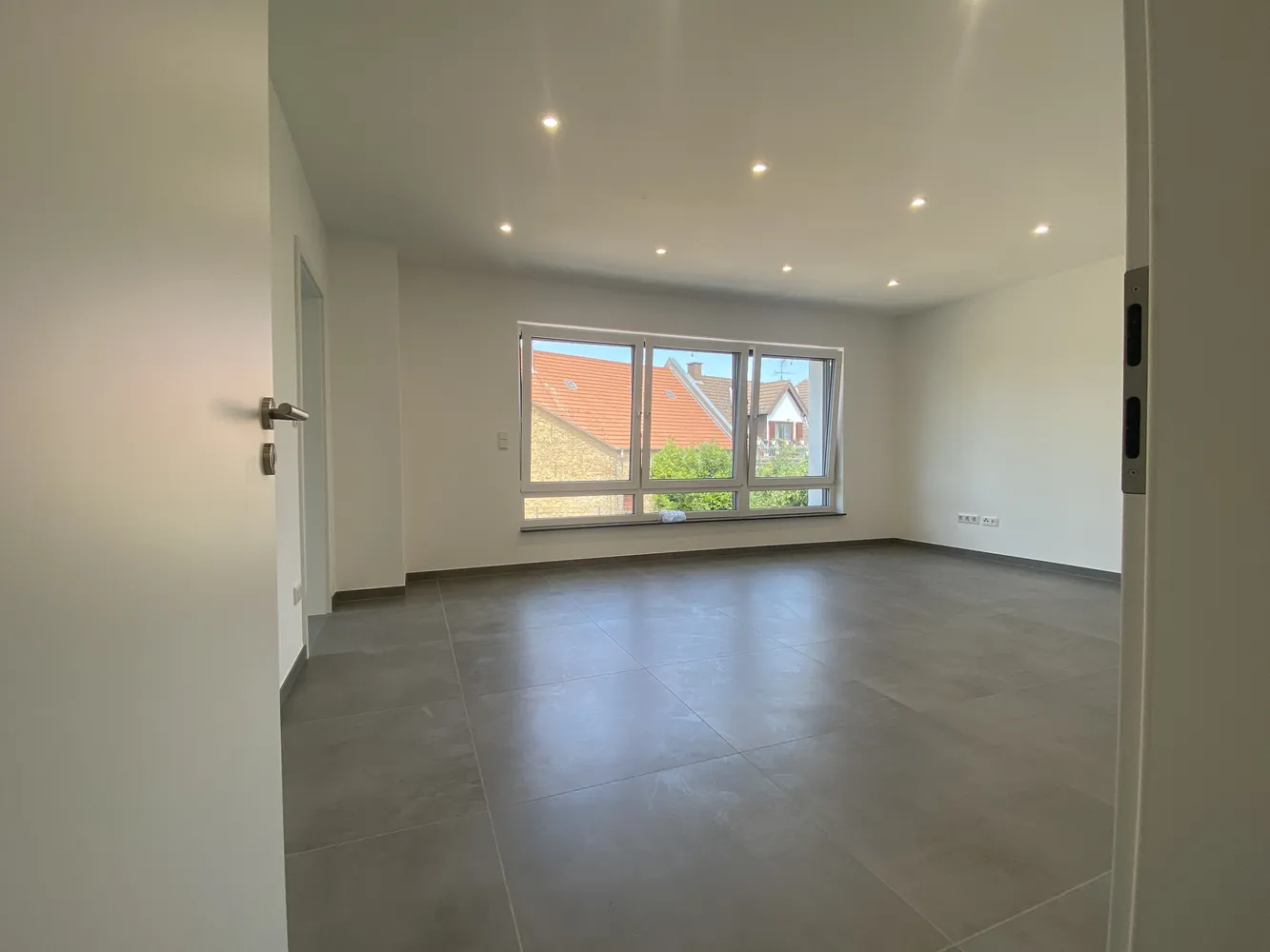 4 Zimmer Wohnung mit 110 m² in Wiesbaden – Bild 2
