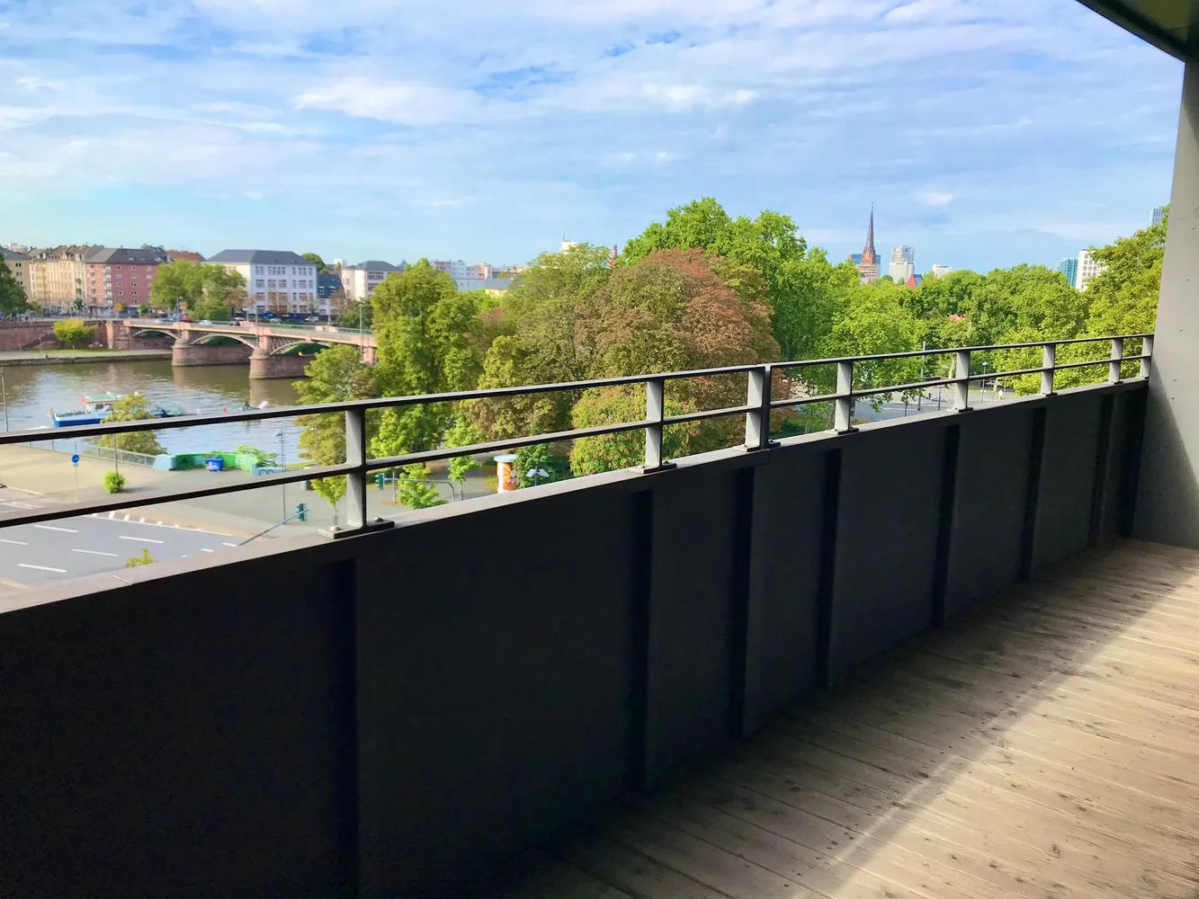 3 room apartment with 96 m² in Frankfurt am Main – Photo 1