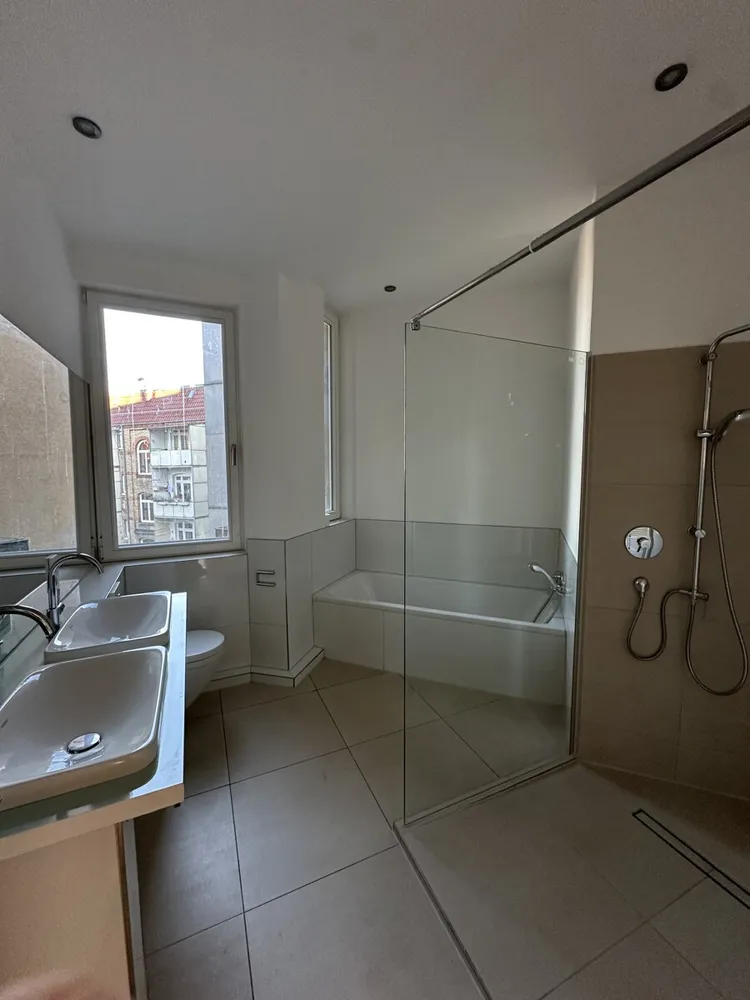 3 Zimmer Wohnung mit 111 m² in Stuttgart – Bild 2