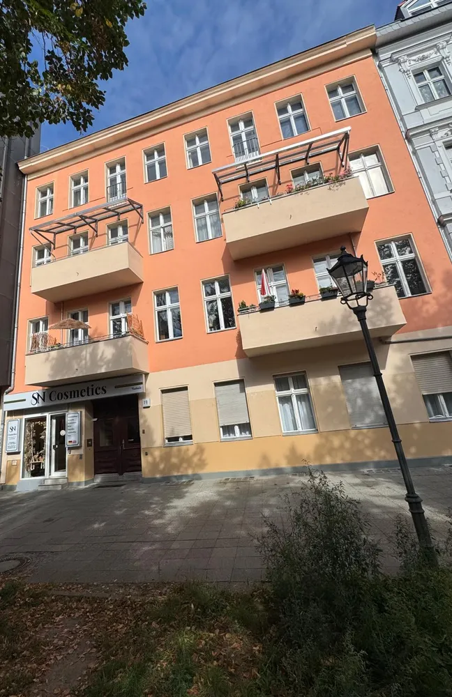 4 Zimmer Wohnung mit 120 m² in Berlin – Bild 1