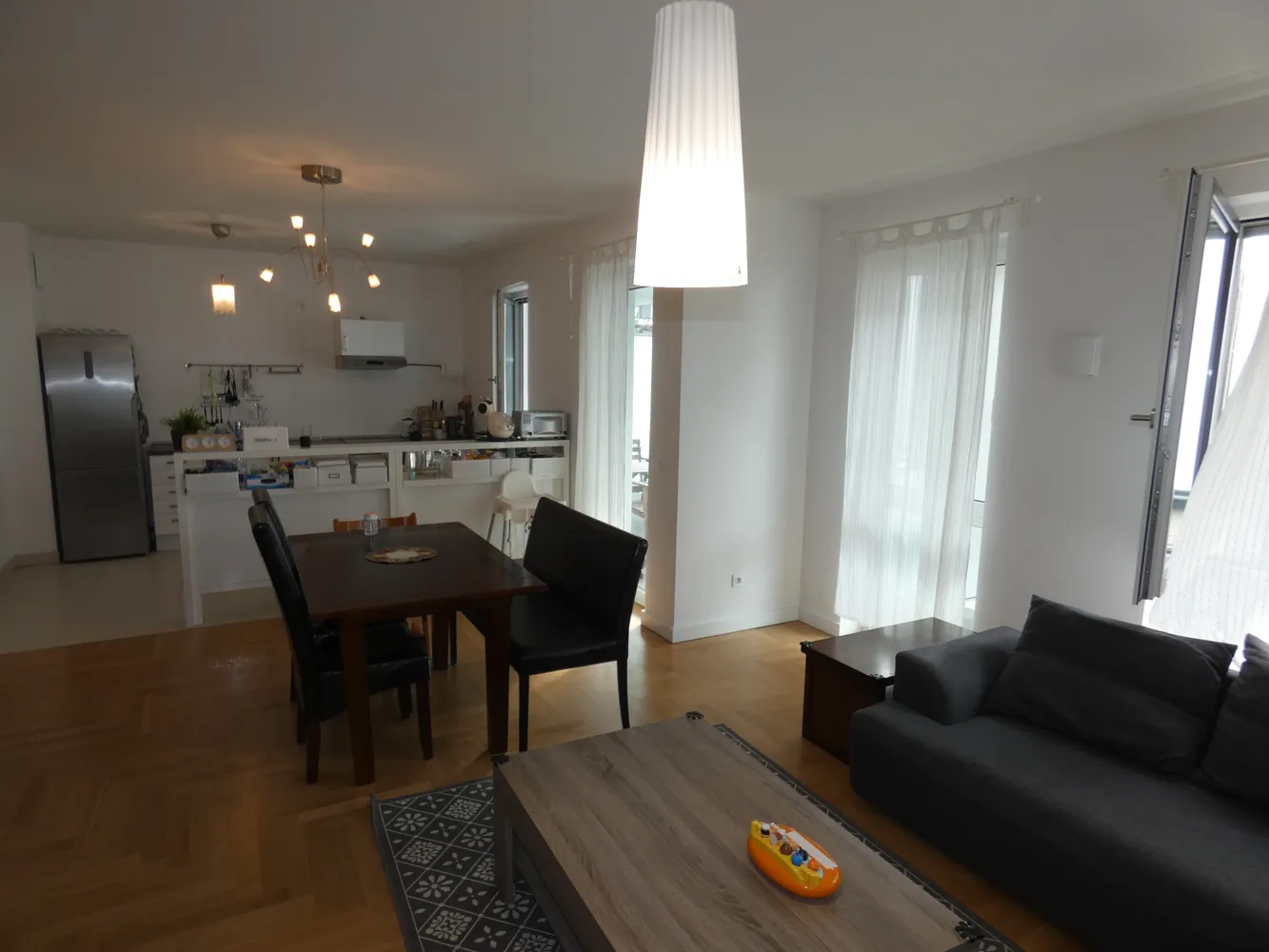 3 Zimmer Wohnung mit 93 m² in Düsseldorf – Bild 2