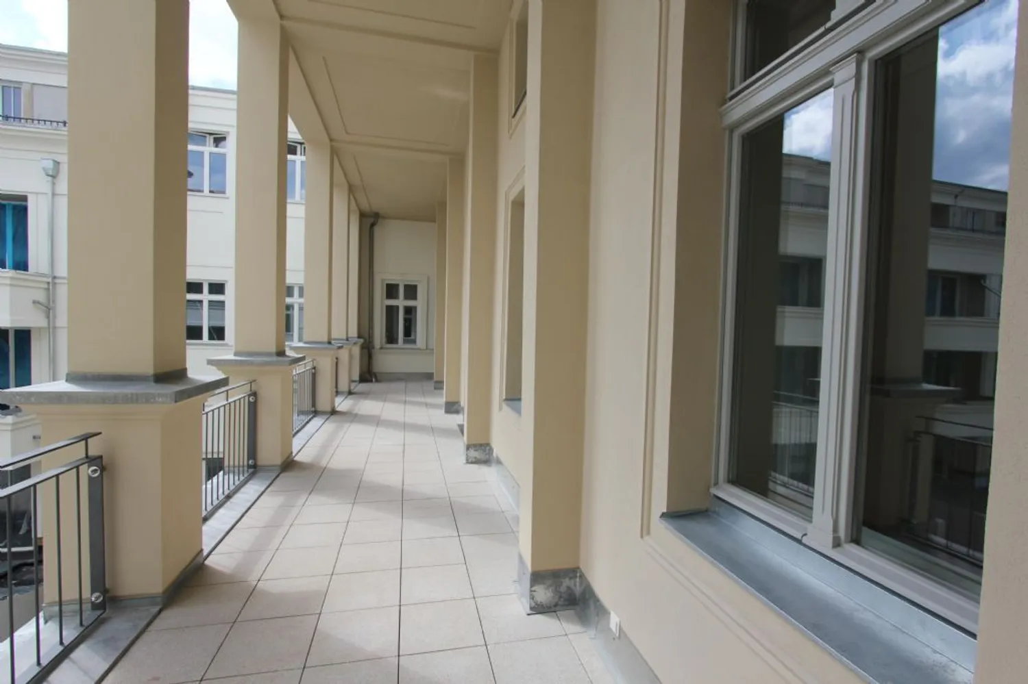 7 Zimmer Wohnung mit 390 m² in Potsdam – Bild 6