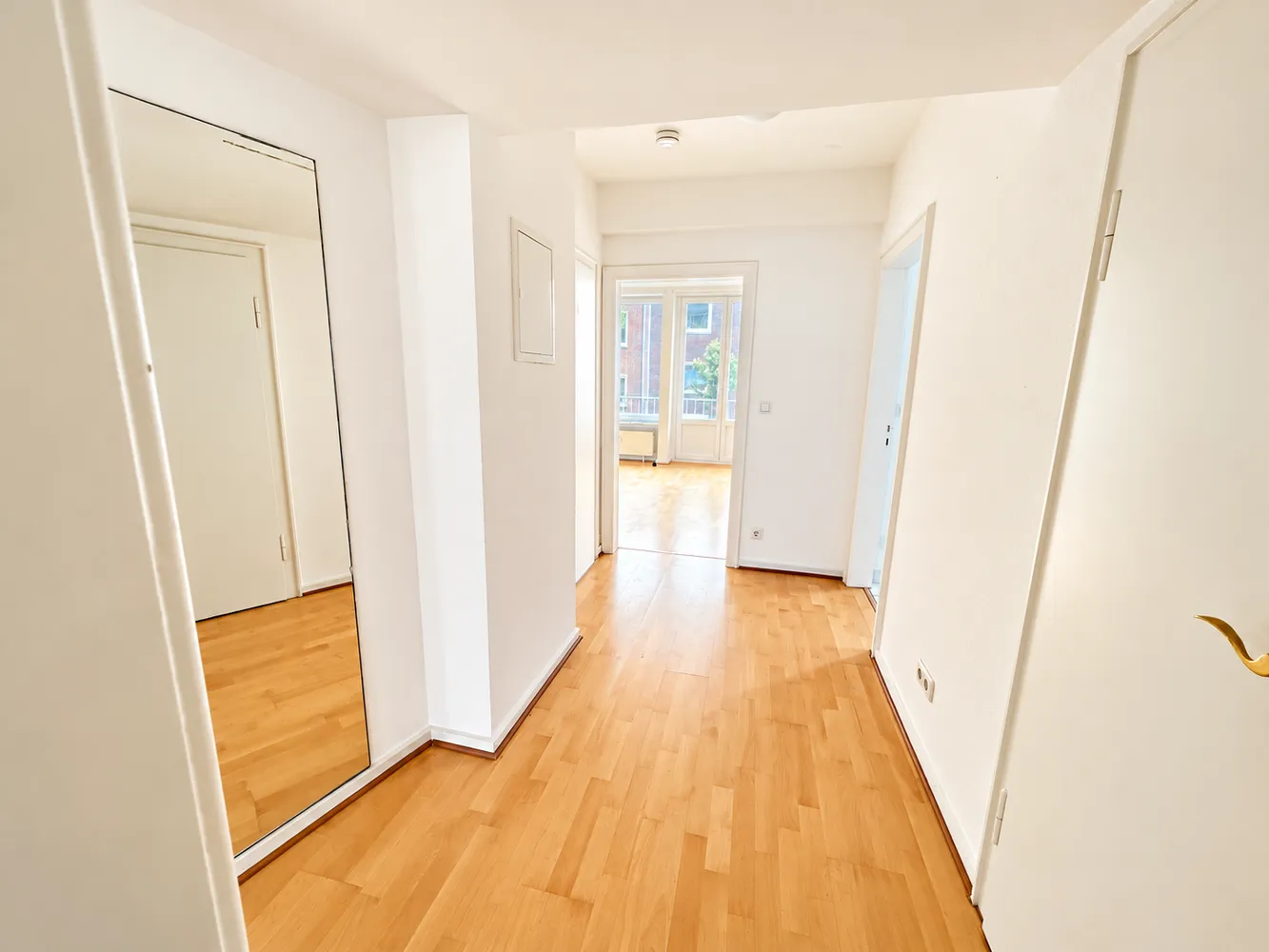 3 room apartment with 68 m² in Düsseldorf – Photo 4