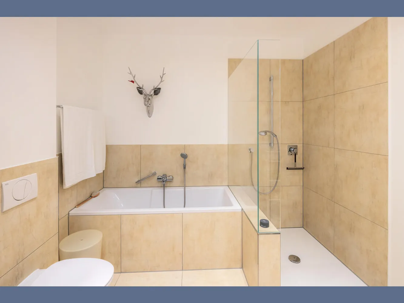 4 room apartment with 145 m² in Munich – Photo 4