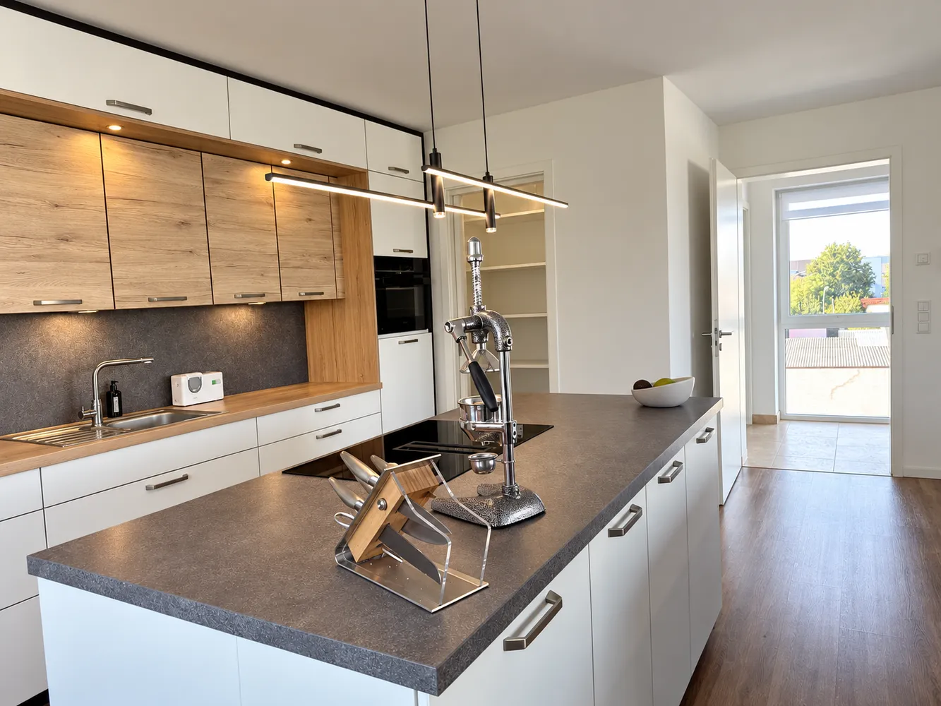 5 Zimmer Wohnung mit 200 m² in Ingolstadt – Bild 1