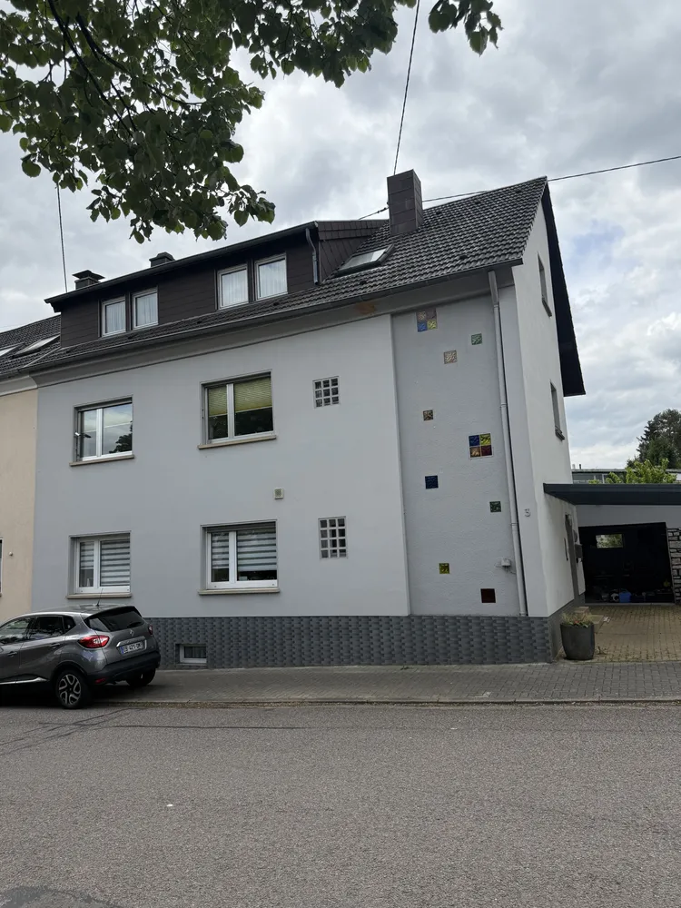 9 Zimmer Haus mit 241 m² in Saarbrücken – Bild 1