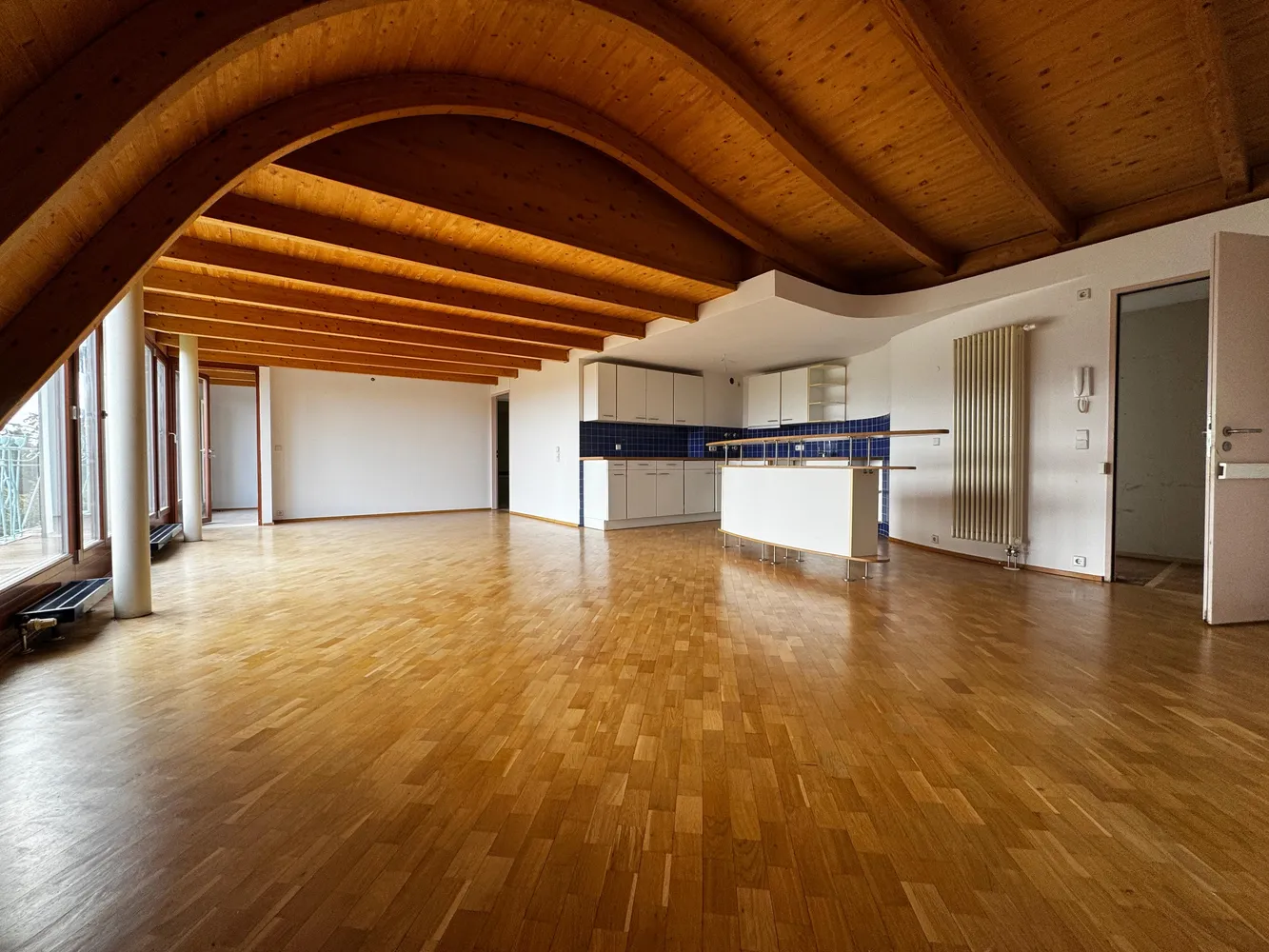 2 room apartment with 80 m² in Berlin – Photo 1