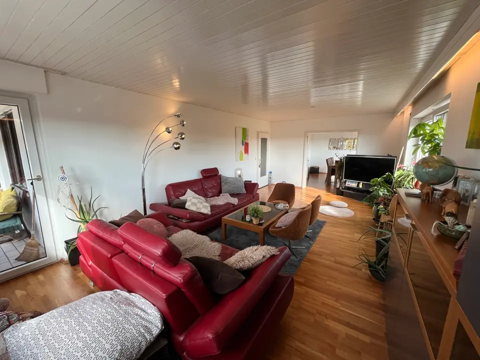 4 Zimmer Wohnung mit 110 m² in Metzingen – Bild 2