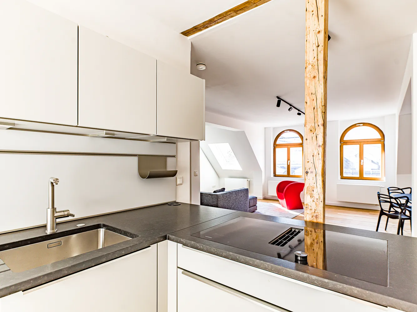 2 Zimmer Wohnung mit 77 m² in Wiesbaden – Bild 1