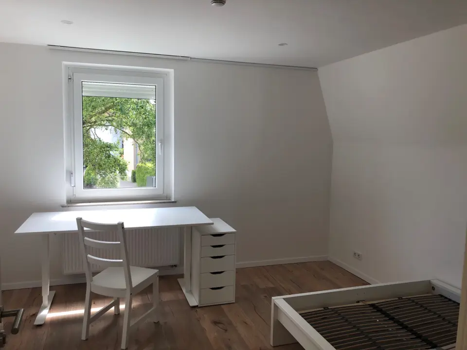 9 Zimmer Wohnung mit 156 m² in Bielefeld – Bild 2