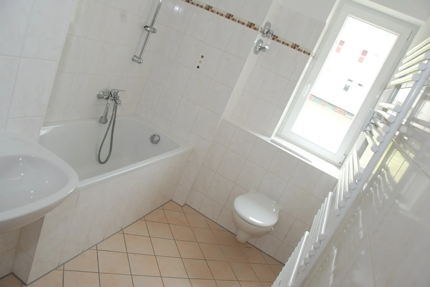 2 room apartment with 65 m² in Chemnitz – Photo 4