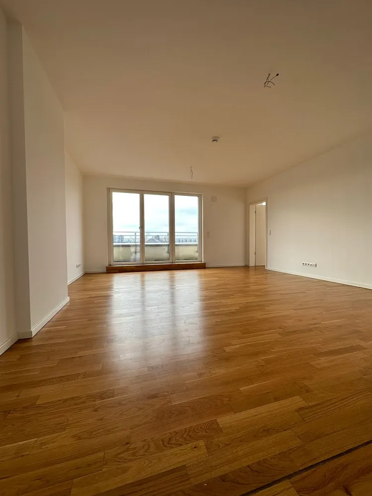 2 Zimmer Wohnung mit 77 m² in Dresden – Bild 2