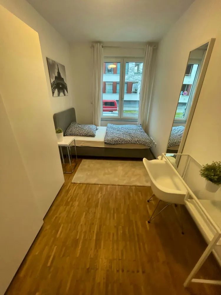 Shared room with 10 m² in Munich – Photo 3