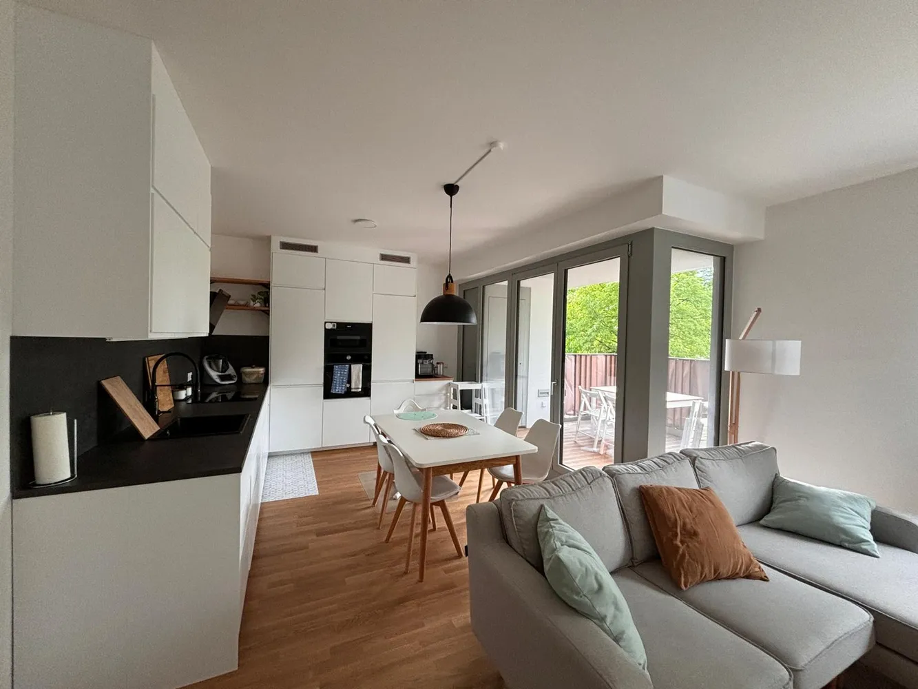 4 Zimmer Wohnung mit 105 m² in Berlin – Bild 1