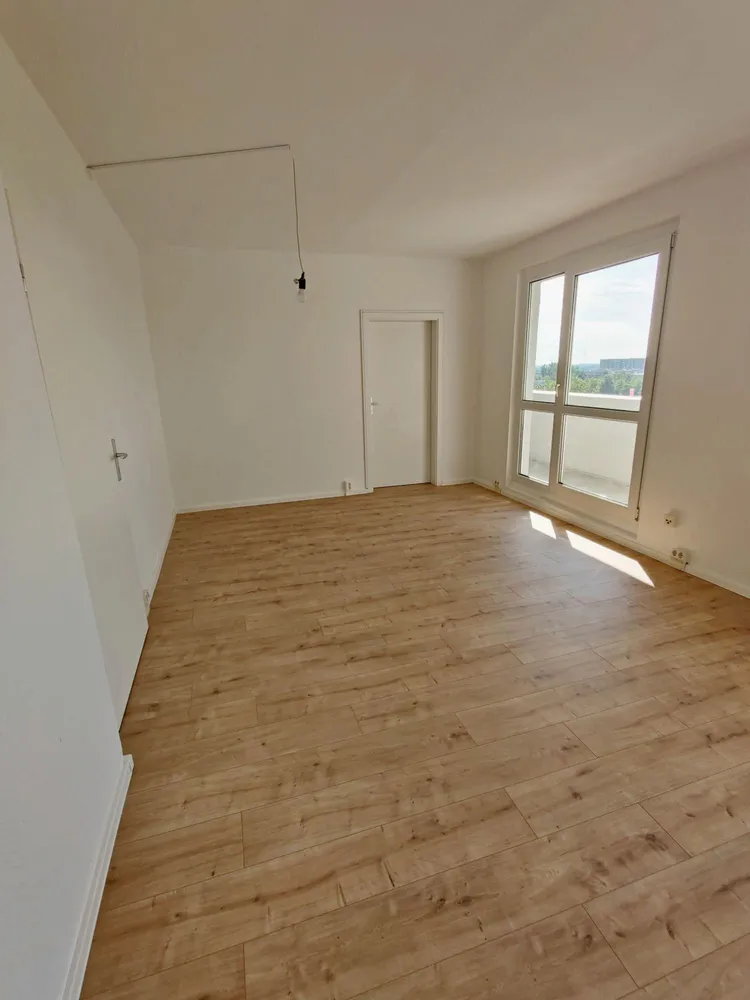 6 Zimmer Wohnung mit 119 m² in Halle (Saale) – Bild 2