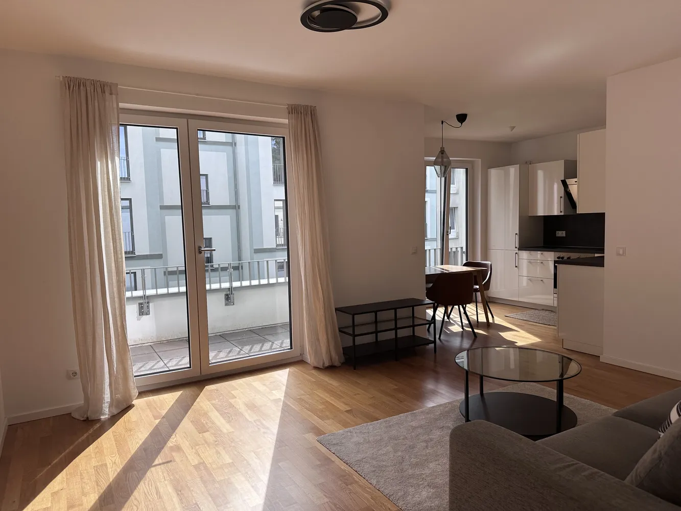 2 Zimmer Wohnung mit 60 m² in Berlin – Bild 2
