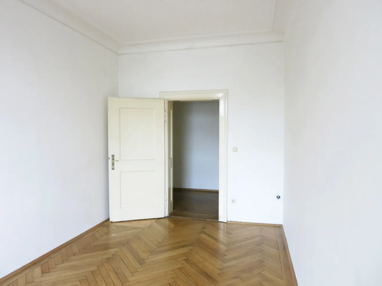4 Zimmer Wohnung mit 99 m² in München – Bild 3