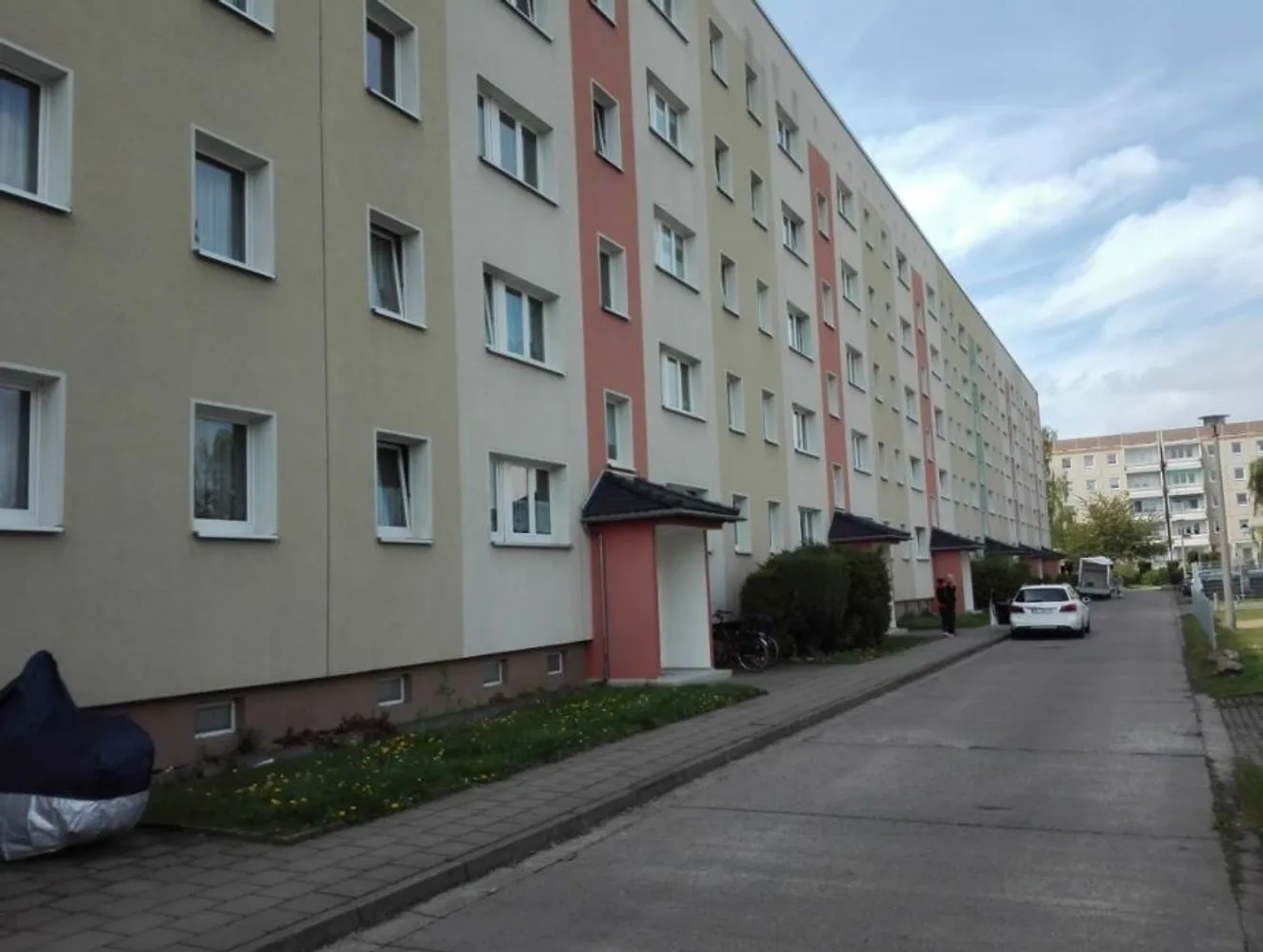 6 room apartment with 122 m² in Aschersleben – Photo 1