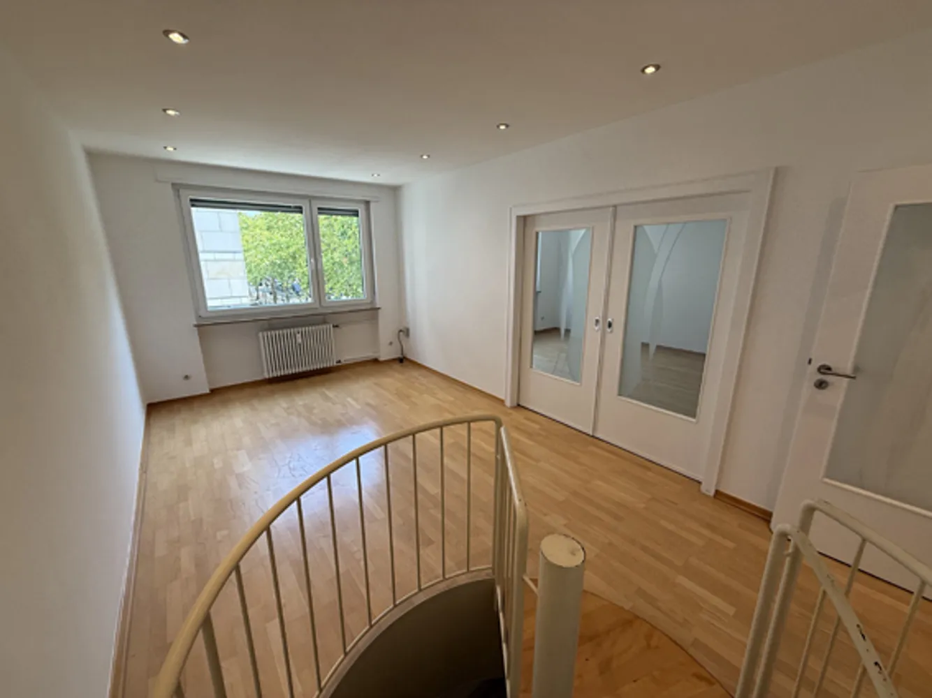 7 Zimmer Wohnung mit 178 m² in Mannheim – Bild 2