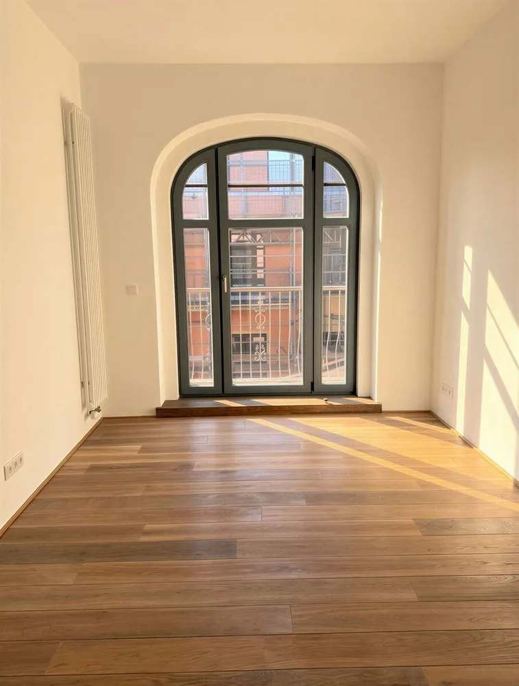5 Zimmer Wohnung mit 168 m² in Berlin – Bild 2