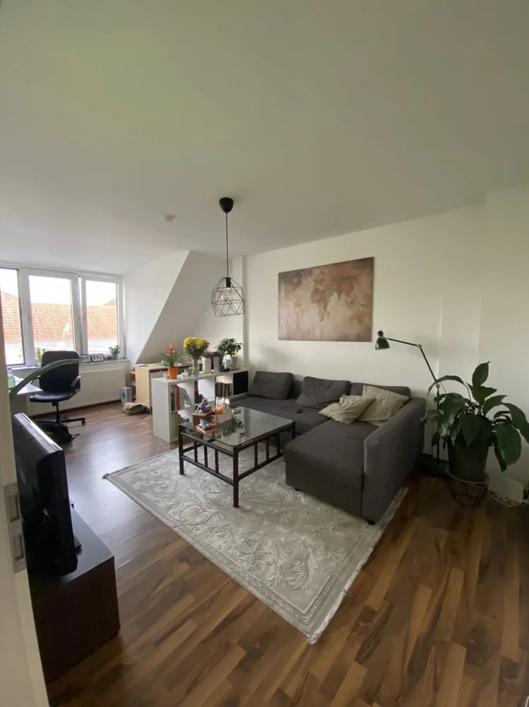 4 room apartment with 90 m² in Frankfurt am Main – Photo 1
