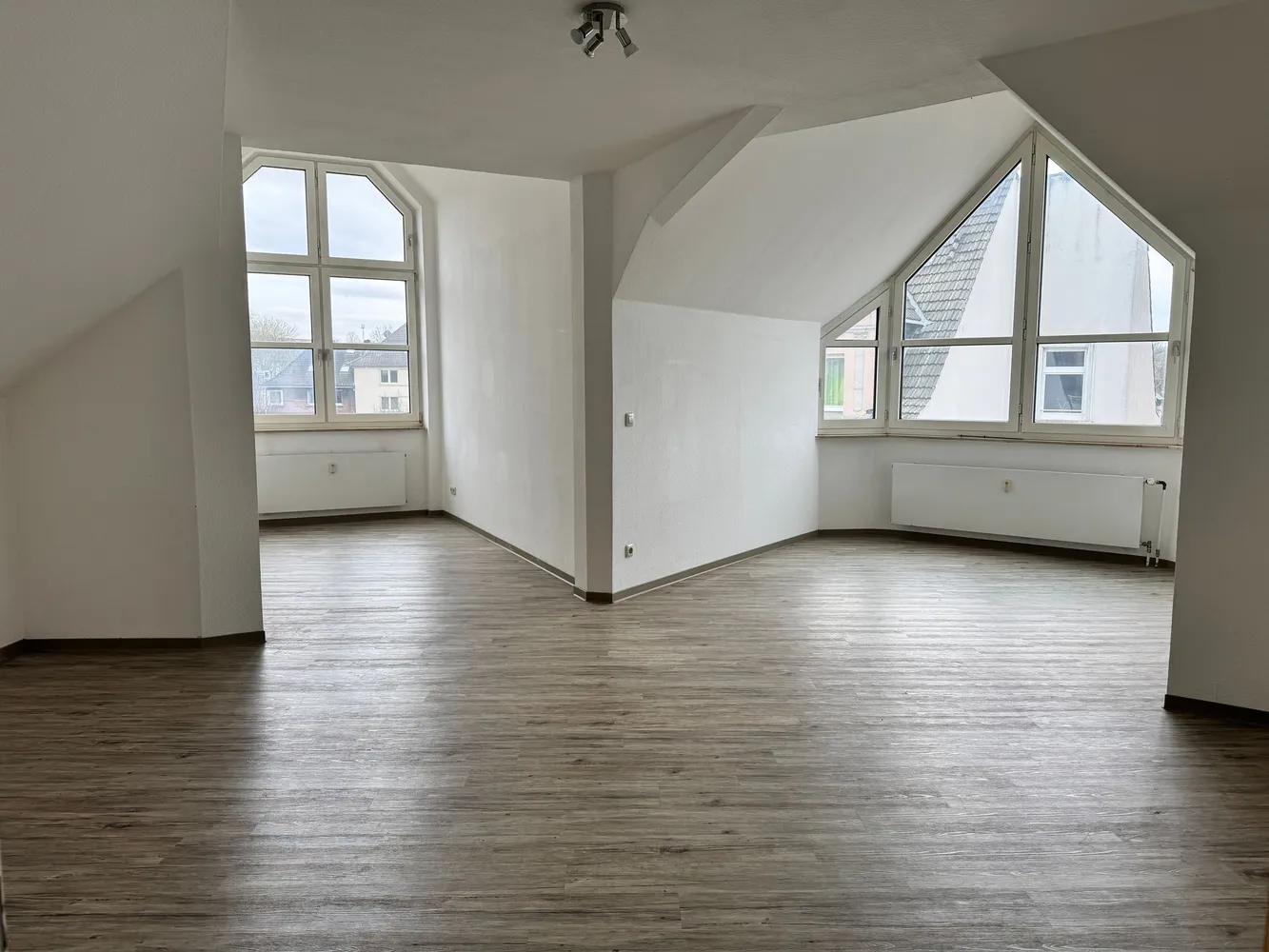 2 Zimmer Wohnung mit 82 m² in Essen – Bild 1