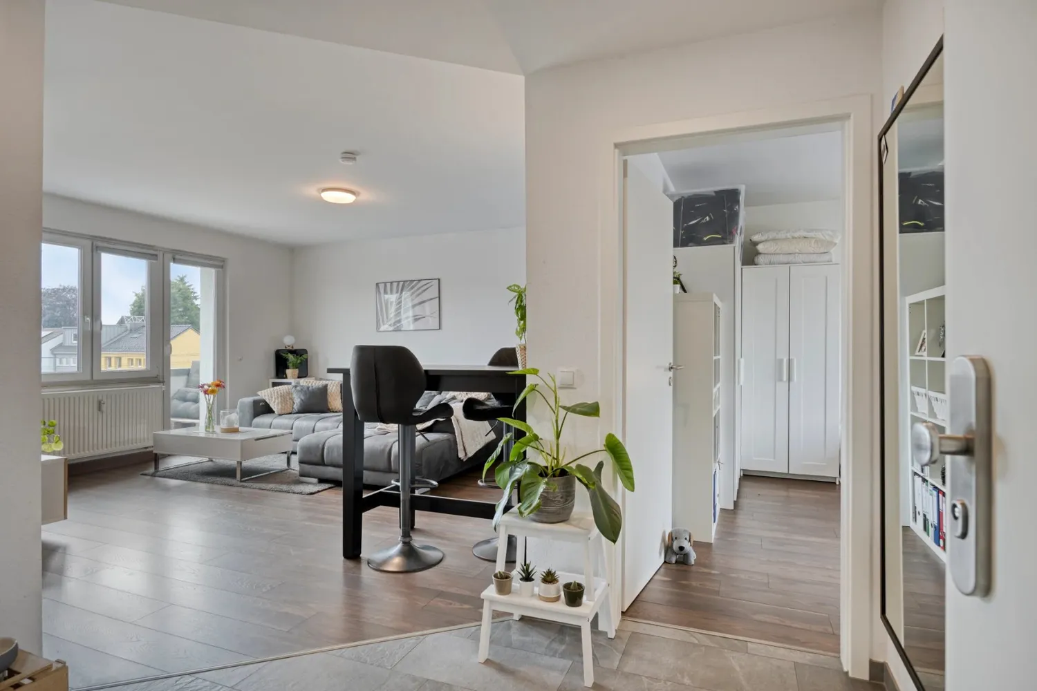 2 Zimmer Wohnung mit 54 m² in Köln – Bild 2