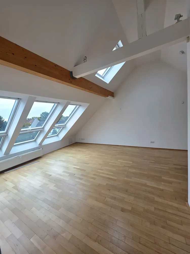 6 Zimmer Wohnung mit 200 m² in Düsseldorf – Bild 6