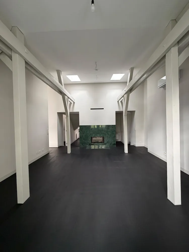 6 room apartment with 230 m² in Berlin – Photo 9