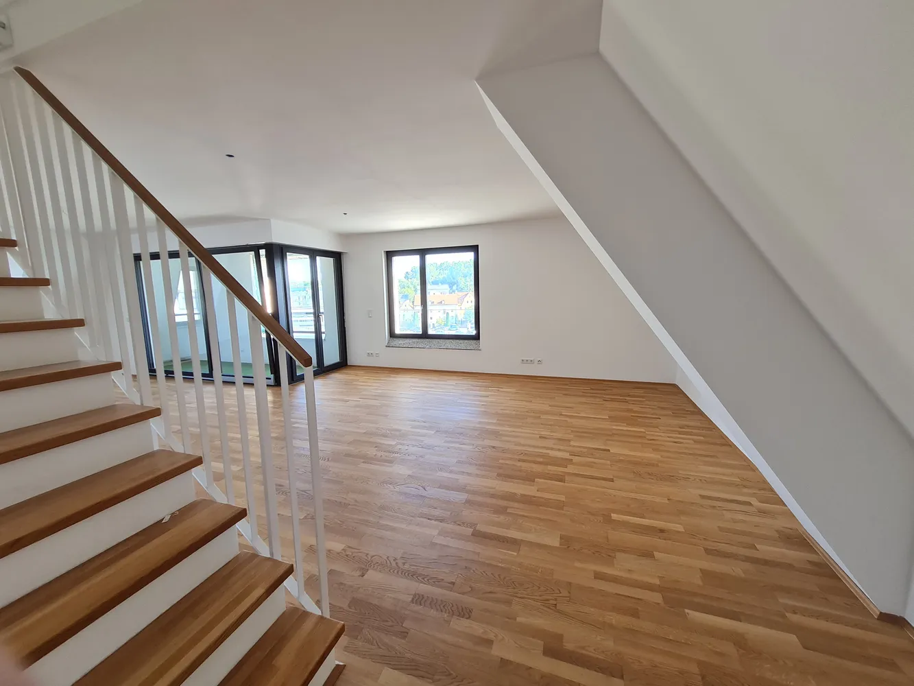 3 Zimmer Wohnung mit 114 m² in Regensburg – Bild 3