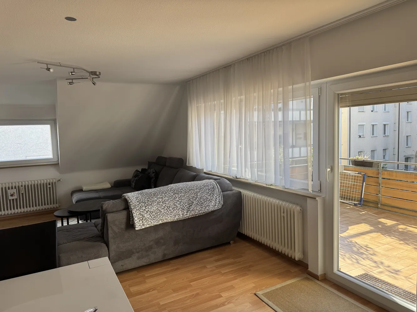 4 Zimmer Wohnung mit 105 m² in Stuttgart – Bild 1