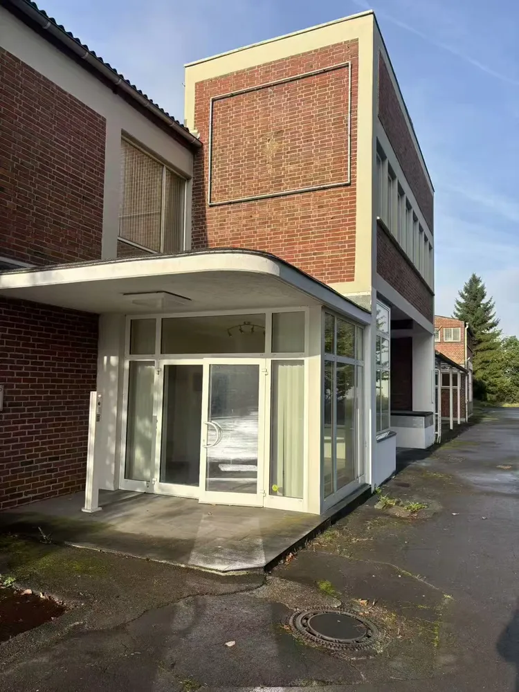 10 Zimmer Haus mit 790 m² in Solingen – Bild 1