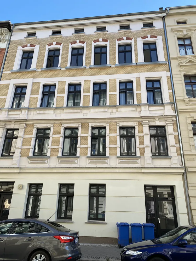 4 Zimmer Wohnung mit 110 m² in Magdeburg – Bild 1