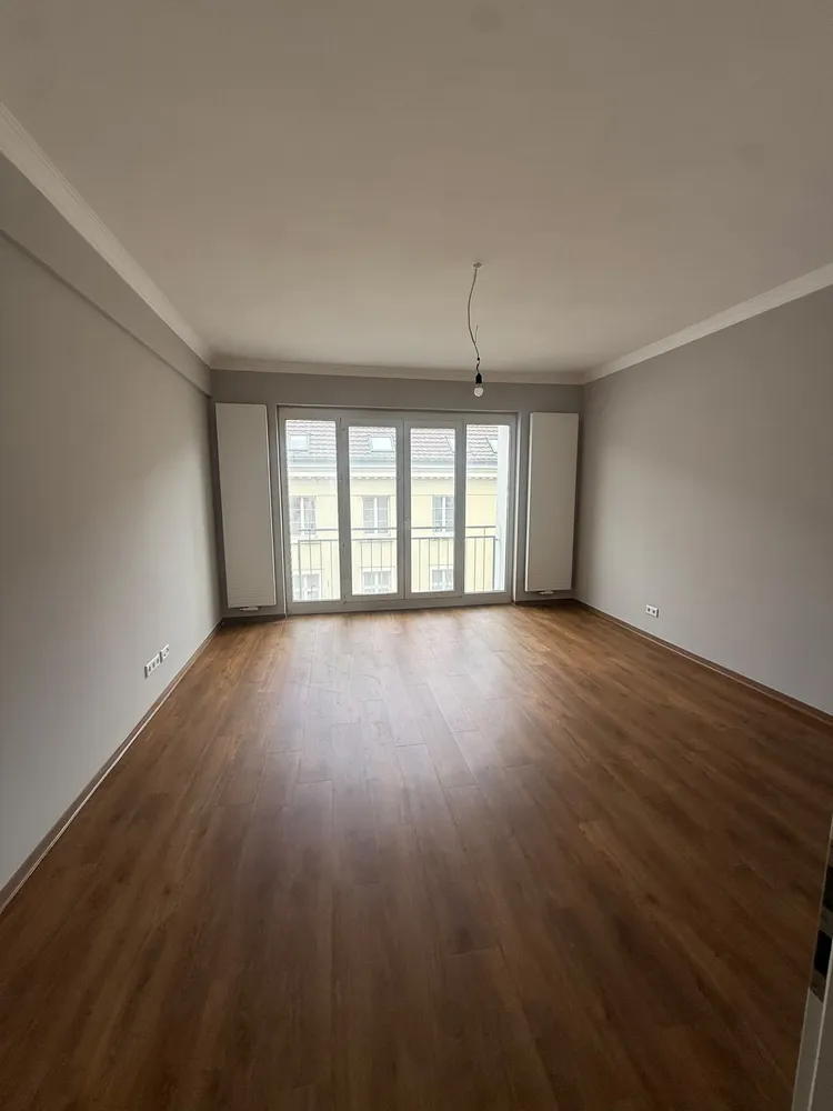 2 Zimmer Wohnung mit 70 m² in Düsseldorf – Bild 2