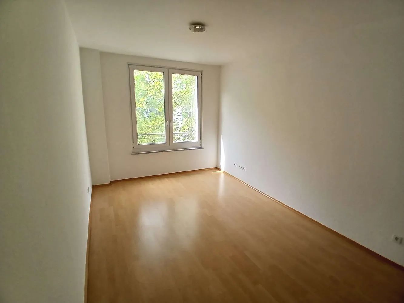 4 Zimmer Wohnung mit 151 m² in Berlin – Bild 3