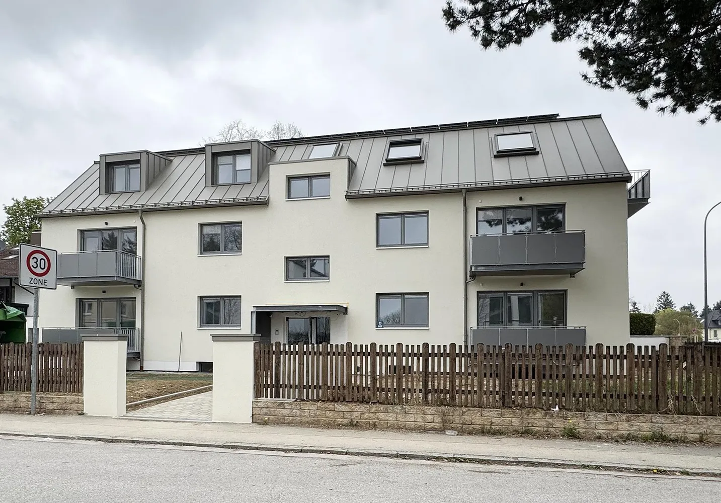 3 Zimmer Wohnung mit 89 m² in München – Bild 1