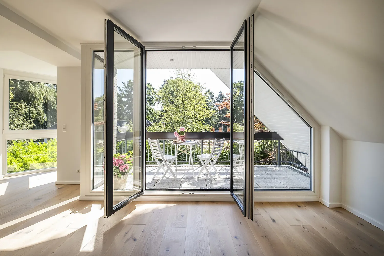 2 Zimmer Wohnung mit 89 m² in Hamburg – Bild 12