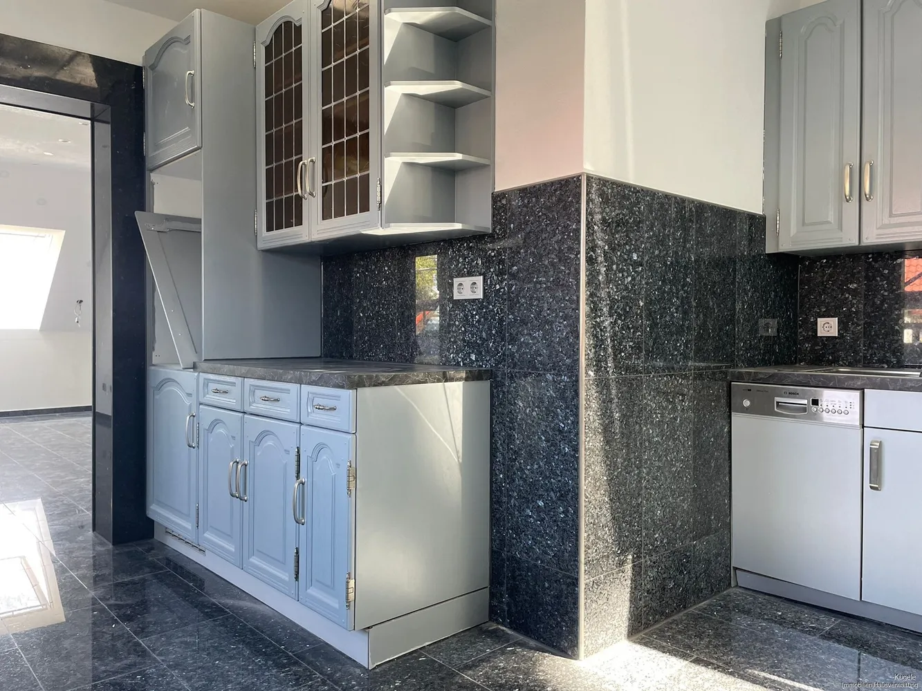 4 Zimmer Wohnung mit 140 m² in Karlsruhe – Bild 7